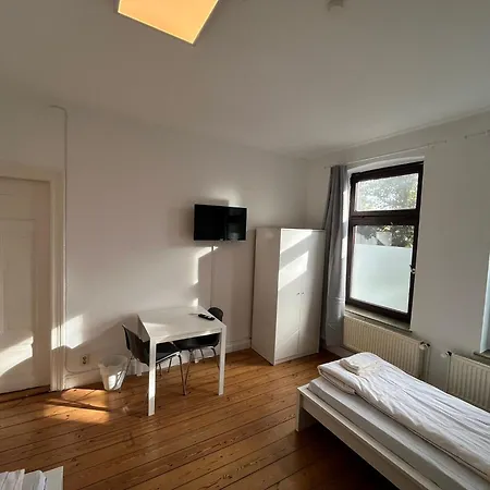 Apartamento Zentrale Monteurwohnung In *