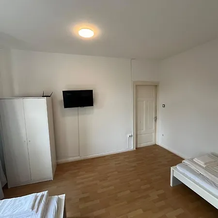 Zentrale Monteurwohnung In Apartamento Neumünster