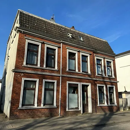 Zentrale Monteurwohnung In *