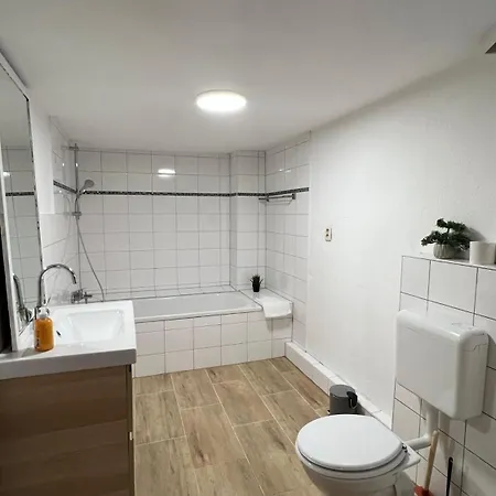 Zentrale Monteurwohnung In Neumünster