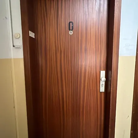 Apartment Zentrale Monteurwohnung In *