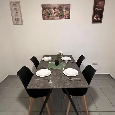Zentrale Monteurwohnung In Apartamento *