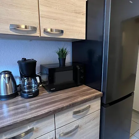 Zentrale Monteurwohnung In *