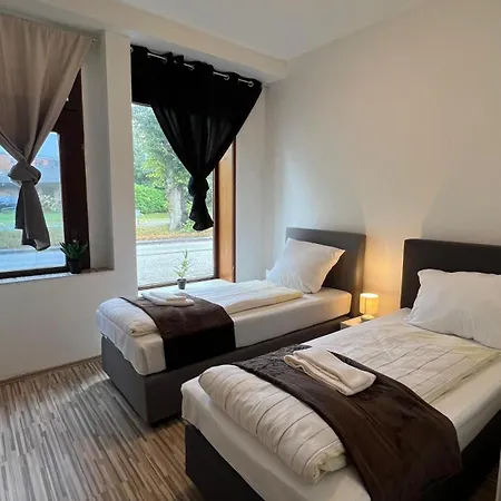 Apartamento Zentrale Monteurwohnung In *
