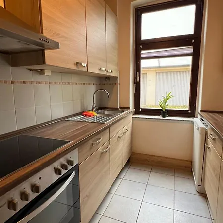 Zentrale Monteurwohnung In Apartamento *