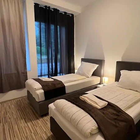 Zentrale Monteurwohnung In *