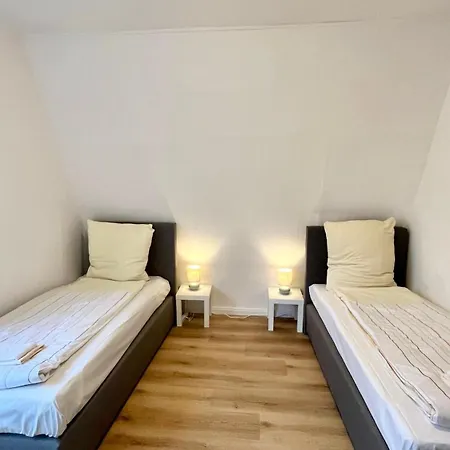 Zentrale Monteurwohnung In *