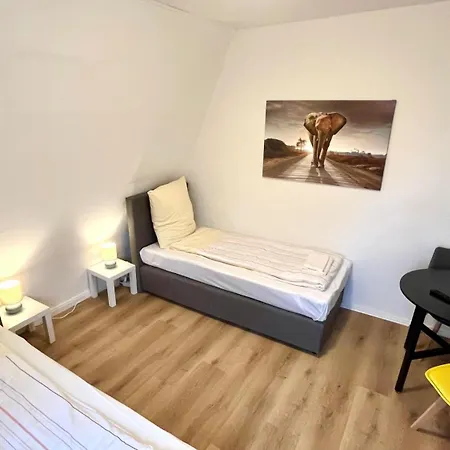 Zentrale Monteurwohnung In Apartamento
