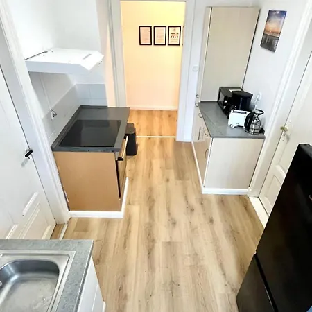 Zentrale Monteurwohnung In * Neumünster